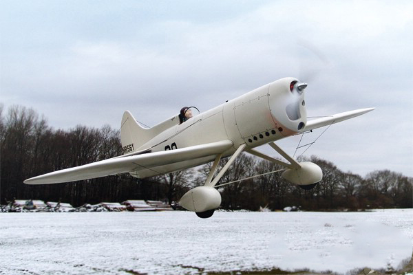 هواپیمای مدل الکتریک Howard DGA 4 "Mike"