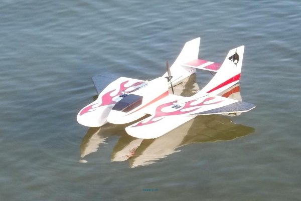 هواپیمای مدل الکتریک Mako seaplane