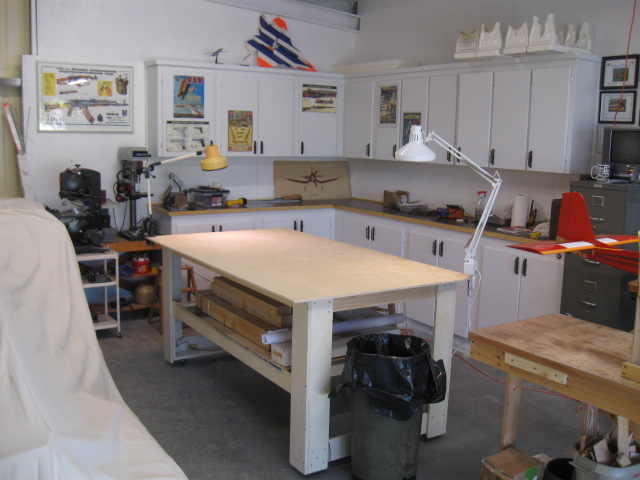 میز کار ساخت هواپیمای مدل